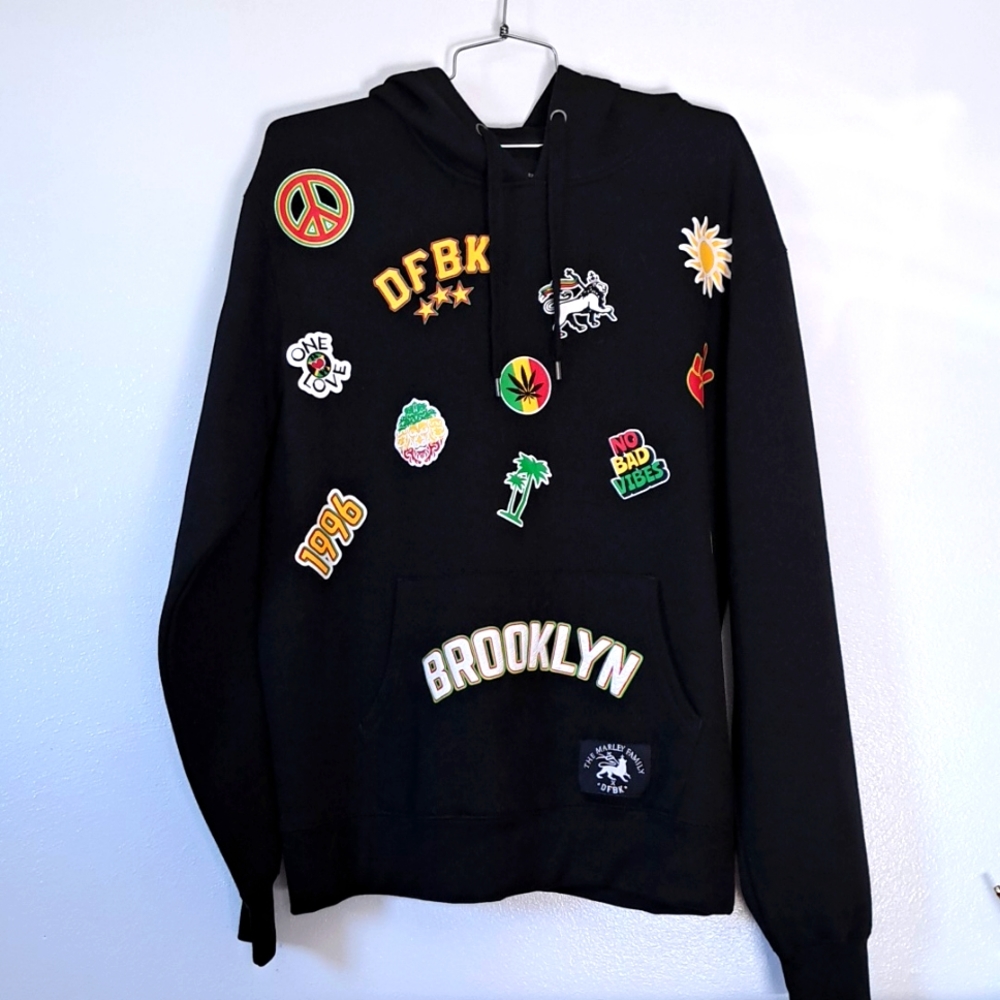 The Marley Family Hoodie applique black large.